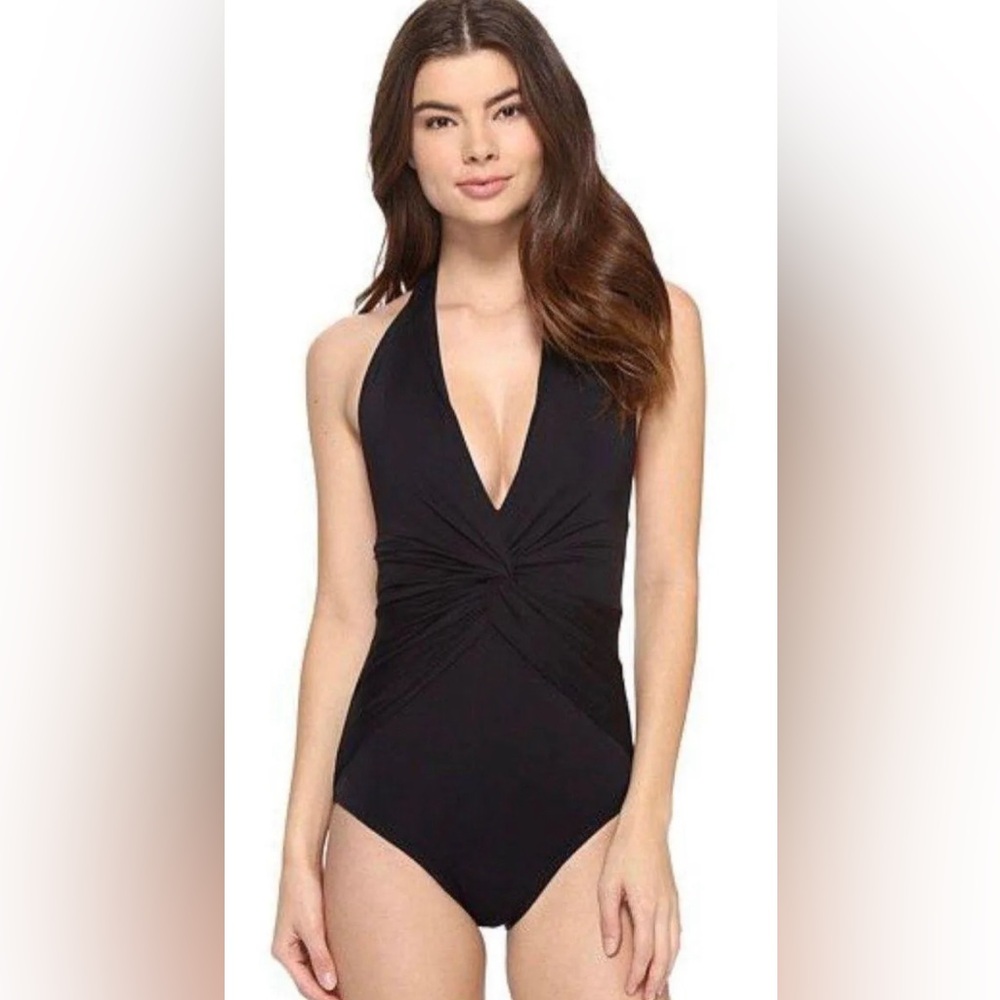 Michael By Michael Kors Deep-V Twist
Maillot Halter One Piece Swimsuit Black 10